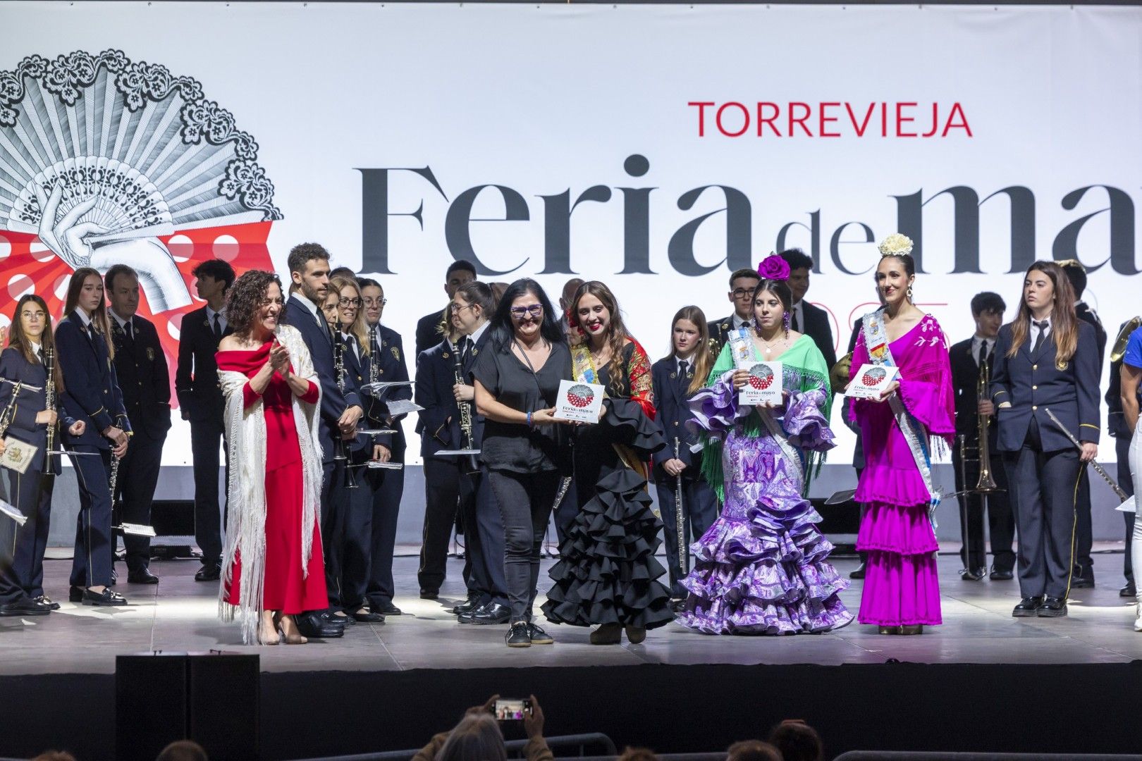 Por sevillanas en la Feria de Mayo de Torrevieja 2025