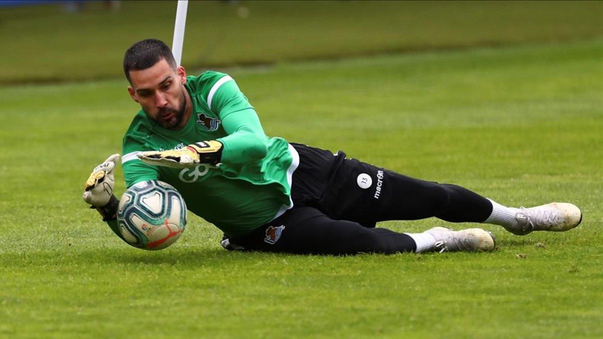 Moyá sigue al pie del cañón en Donosti