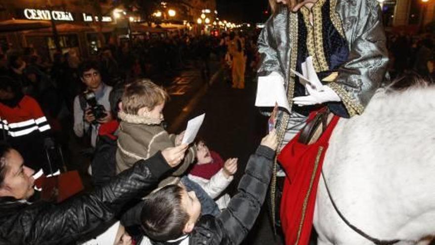 El tripartito enviará a los colegios cartas en valenciano para escribir a los Reyes Magos