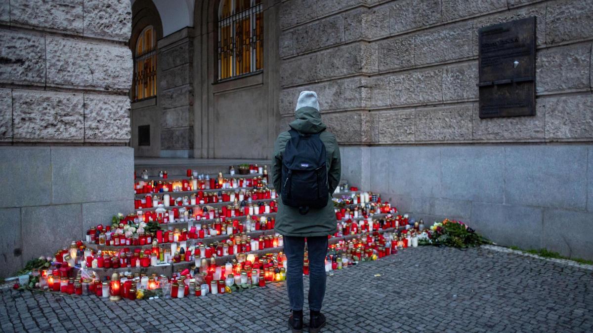 Día de luto en Praga por la matanza de 15 personas
