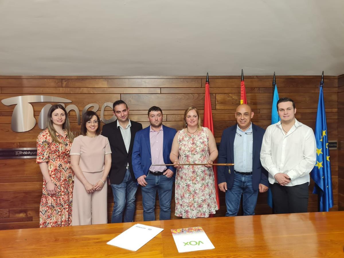 Por la izquierda, Jimena Fernández, Karina Pelaéz, Pablo Fernández, Raúl Fernández, Luis López y Sergio Martínez.