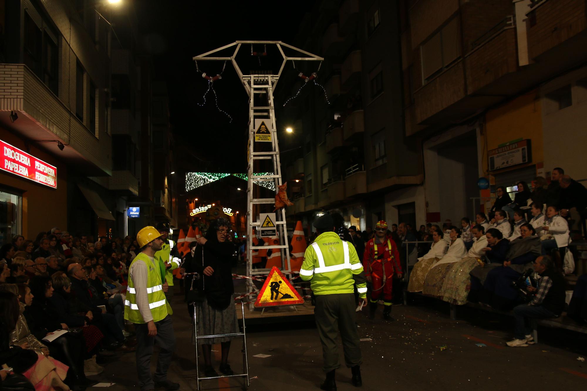 FOTOGALERÍA I La cabalgata del Ninot de Burriana, en imágenes