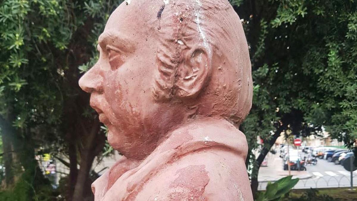 Detalle del busto a Antonio Leiva, en nuestros días.