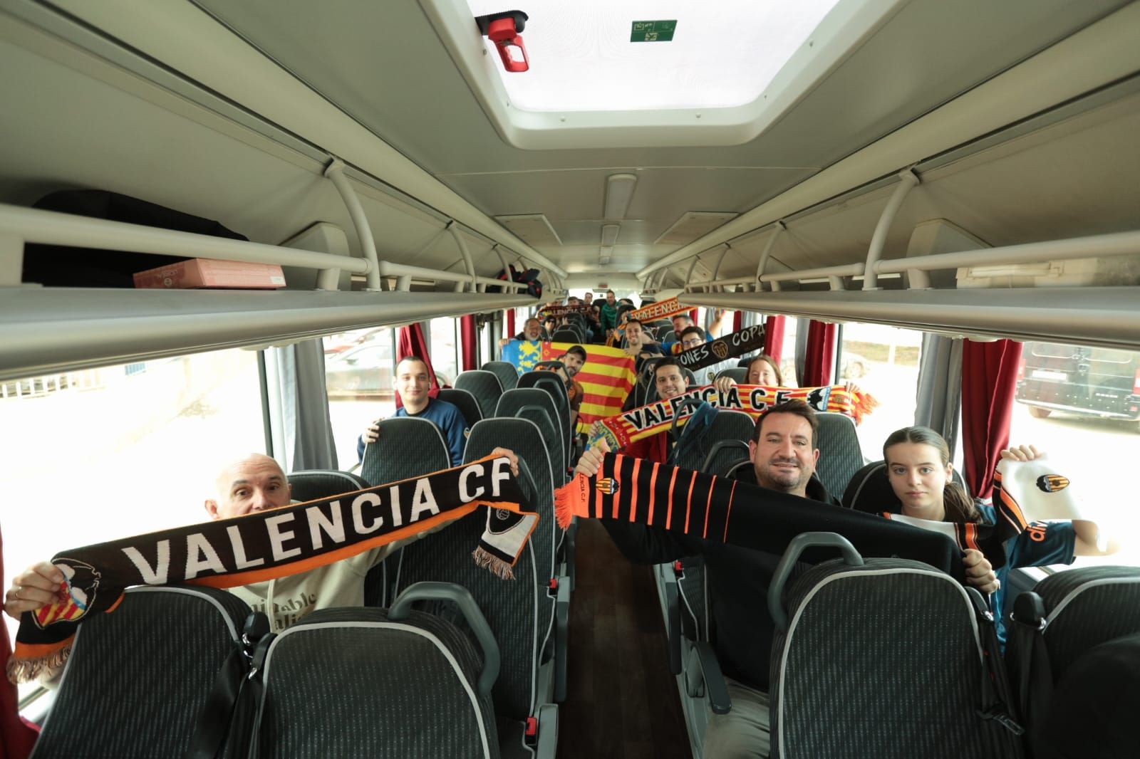 Autobuses de valencianistas para ver el Valencia - Betis en Mestalla