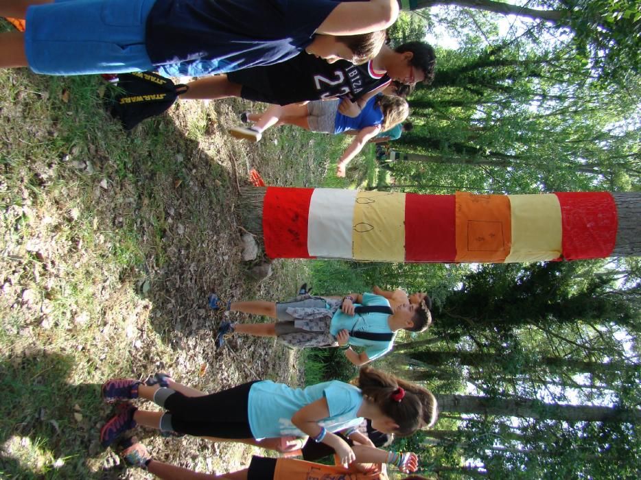 Infants de Sant Salvador creen el 'bosc de l'alegria'