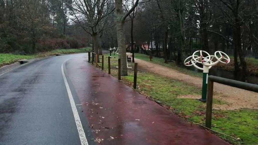 Un tramo sin barandillas tras los actos vandálicos. // Fdv