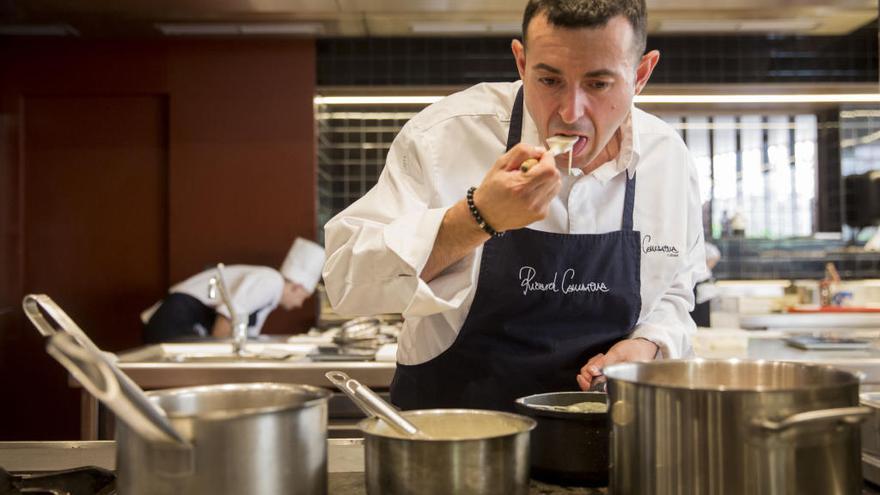 Ricard Camarena en su cocina.