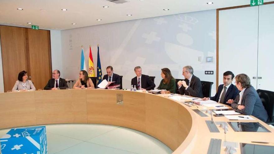 Rueda preside la reunión semanal del Consello de la Xunta.