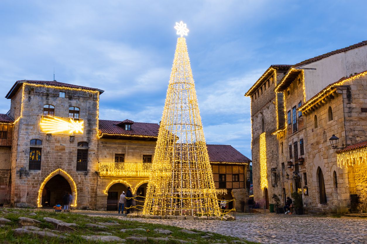 El consistorio bautizó a Santillana del Mar como "la villa de la Navidad"