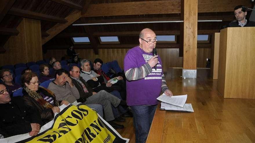 Imagen del último pleno celebrado en A Estrada, al que acudieron los afectados.