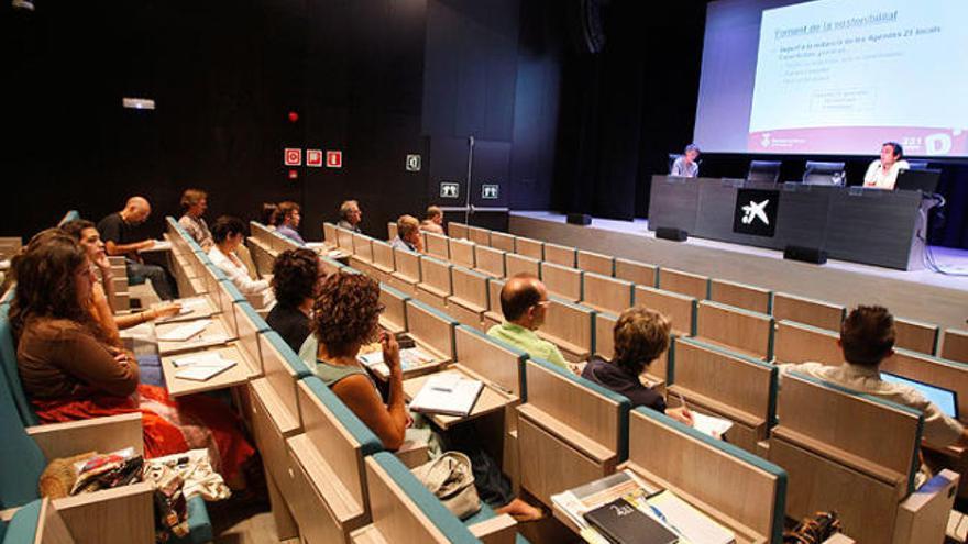 Una de les conferències ahir a l&#039;Auditori EspaiCaixa.