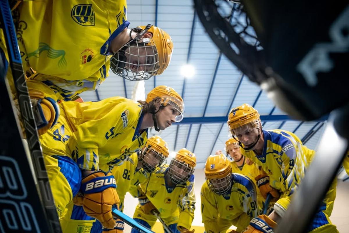 Los jugadores del Molina Sport se conjuran antes de un partido.