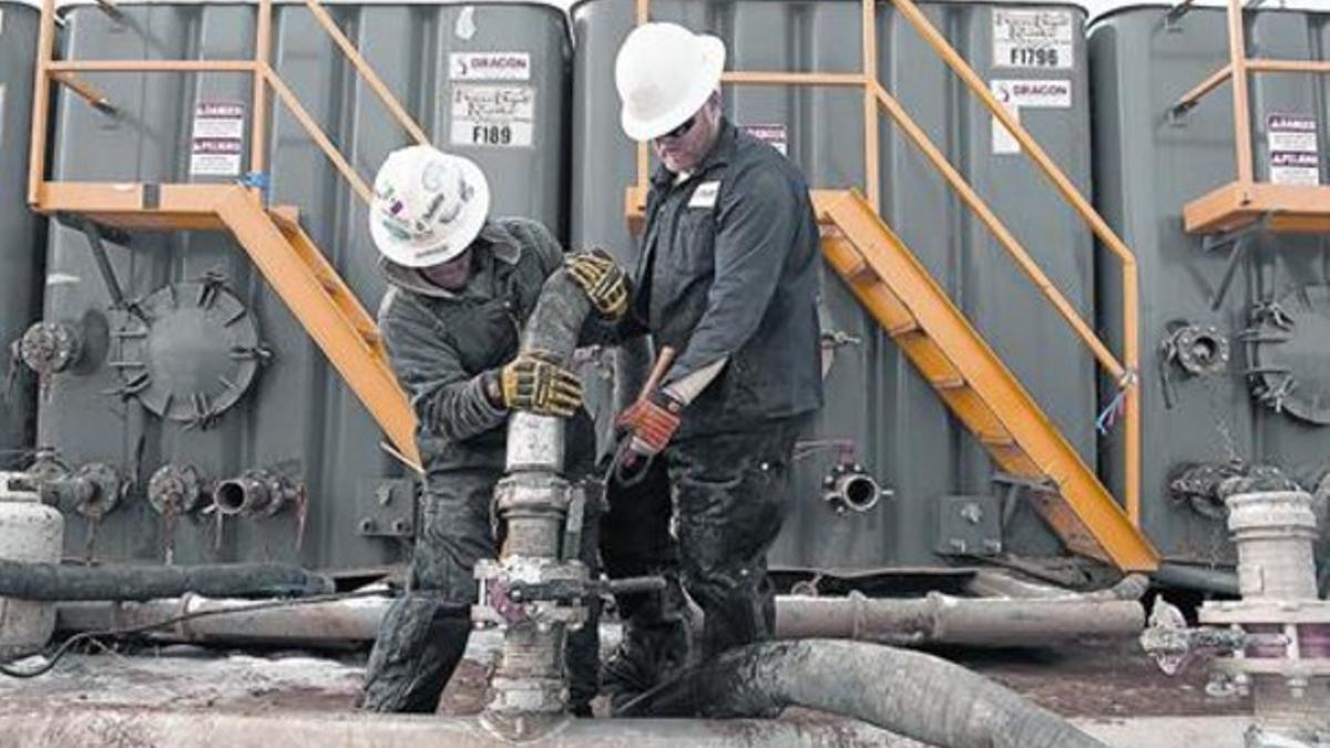 Una planta de extracción de hidrocarburos con 'fracking', en Dakota del Norte.
