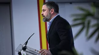 Abascal carga contra González Pons tras llamar a Trump "enterrador de la democracia" y exige "explicaciones" a Feijóo