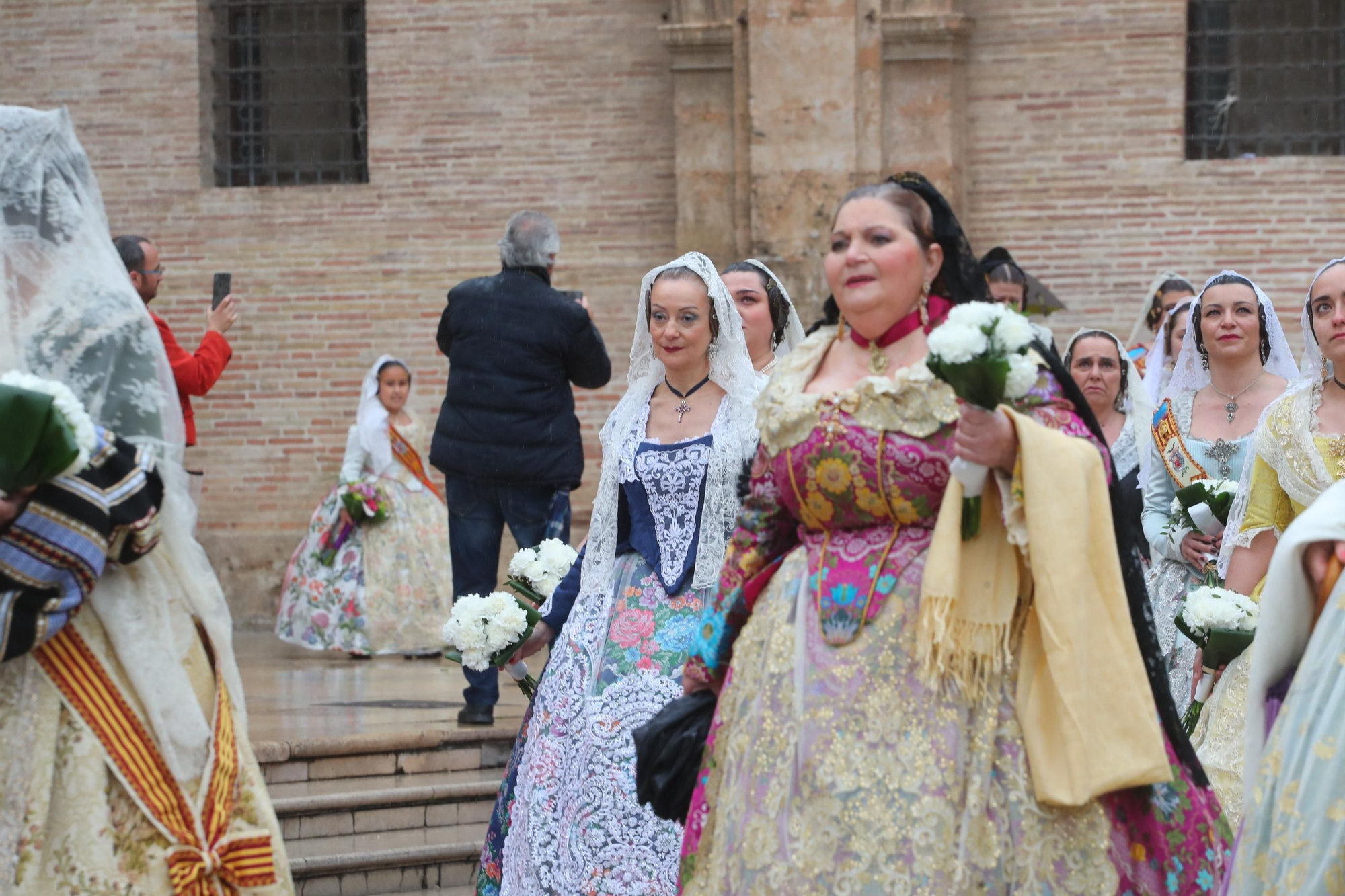 Búscate en el primer día de ofrenda por la calle de la Paz (entre las 15:30 a las 17:00 horas)