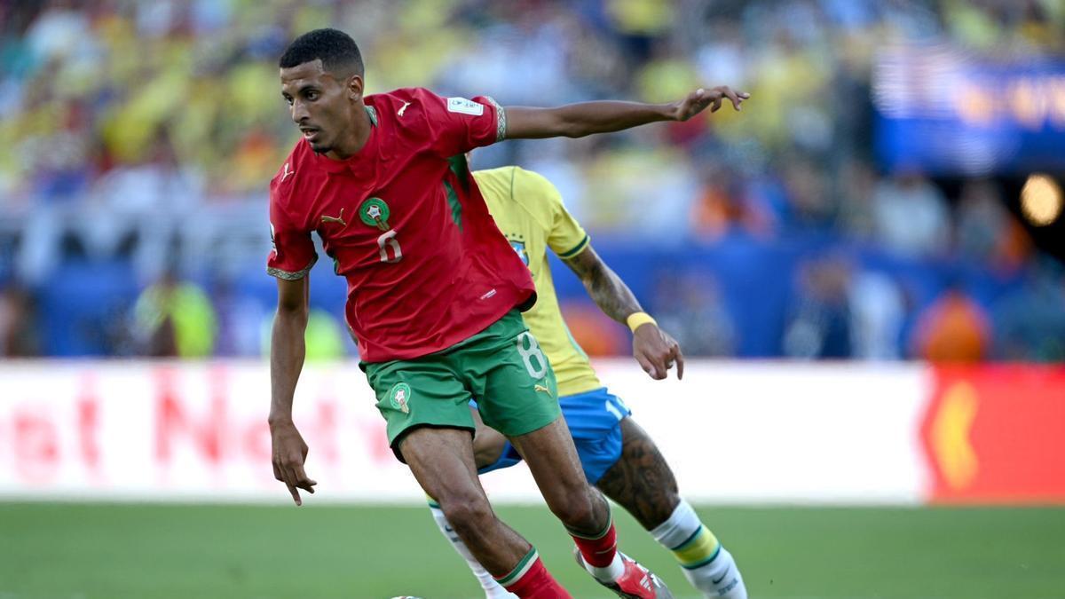 Ounahi ante Brasil.