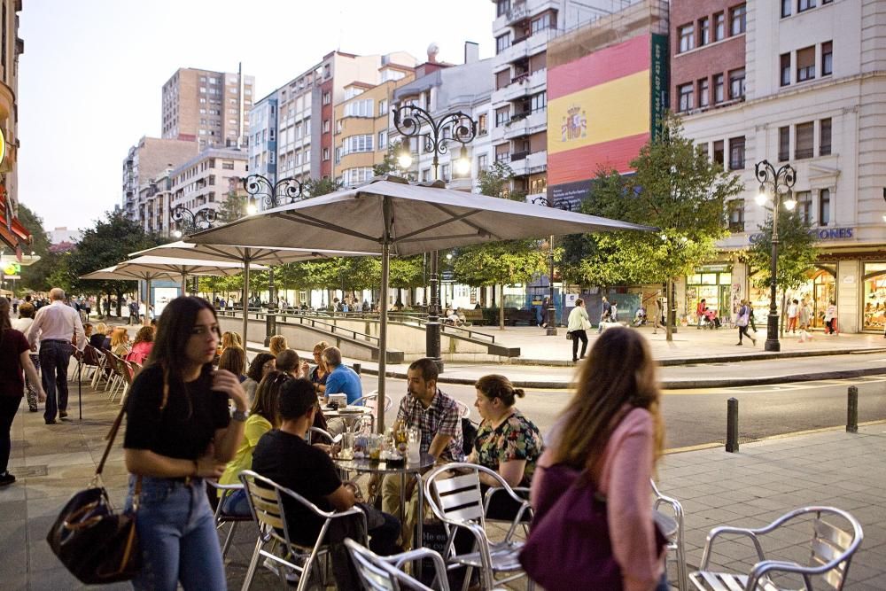 Banderas de España en Oviedo