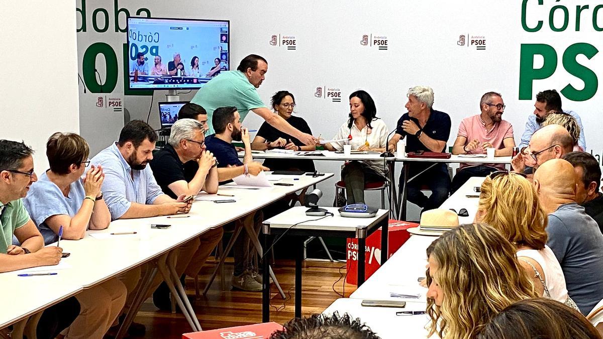 Rafi Crespín preside la reunión de la dirección provincial del PSOE de Córdoba, celebrada esta tarde.