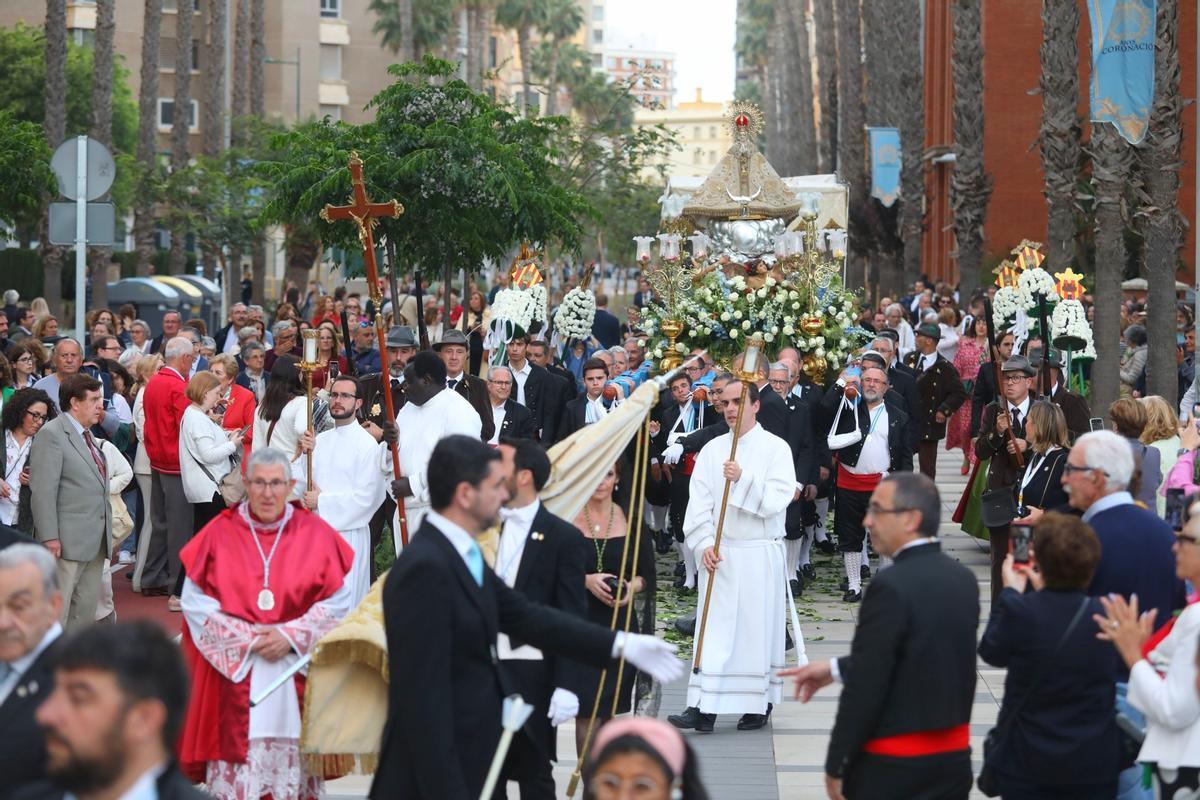 El traslado a su paso por la avenida de Lledó, junto al colegio de la Consolación.