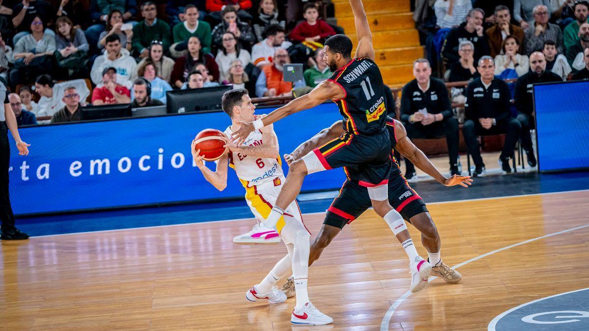 Xabi López-Arostegui acabó el duelo ante Bélgica con 13 puntos