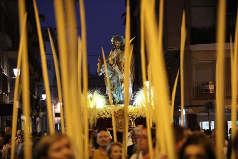 Procesión por el Encuentro Nacional de Cofradías