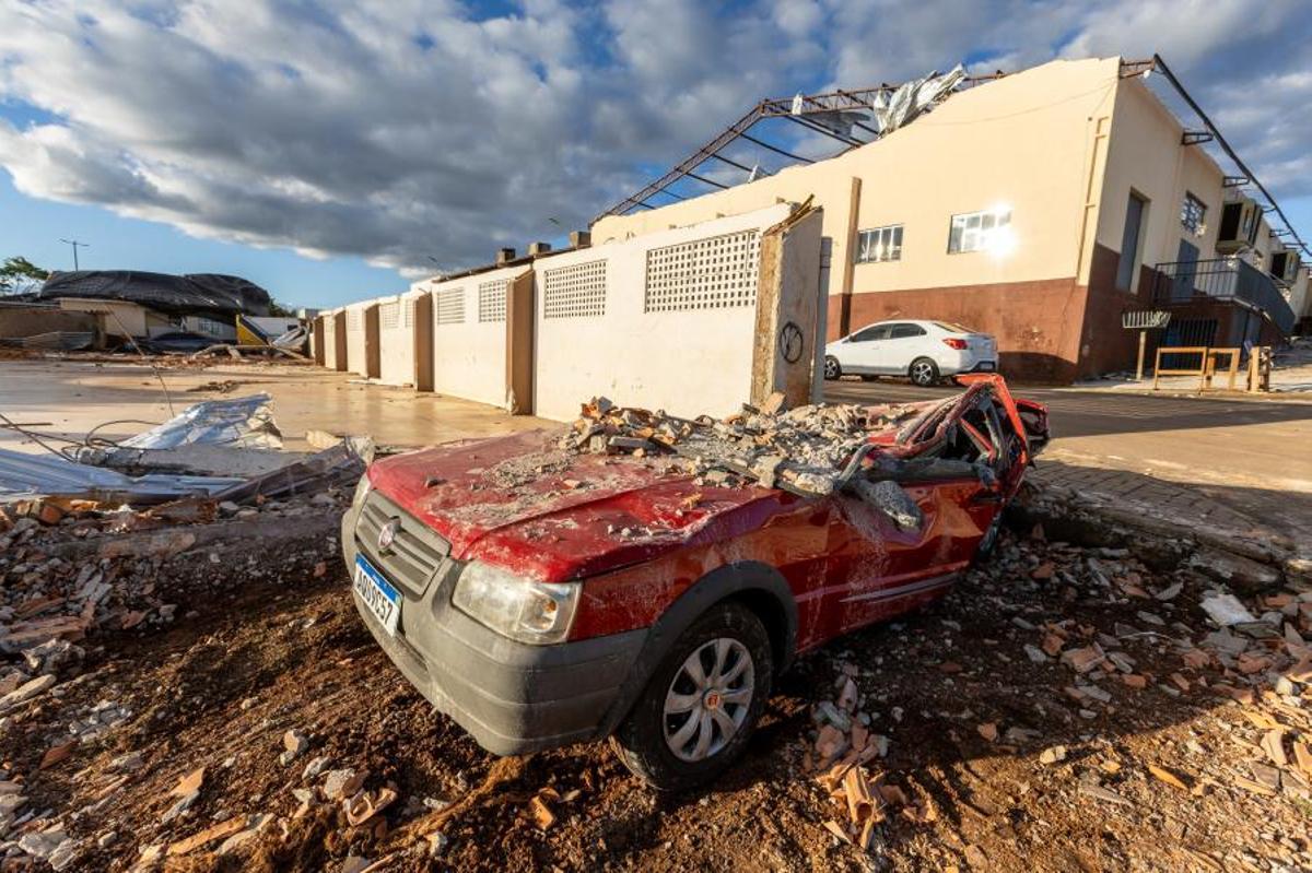 Declaran calamidad pública tras un tornado que dejó seis muertos y 750 heridos en Brasil.