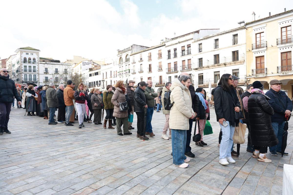 Galería | Así fue la fiesta de Las Lavanderas y la quema del Pelele de Cáceres Galería | Así fue la fiesta de Las Lavanderas y la quema del Pelele de Cáceres