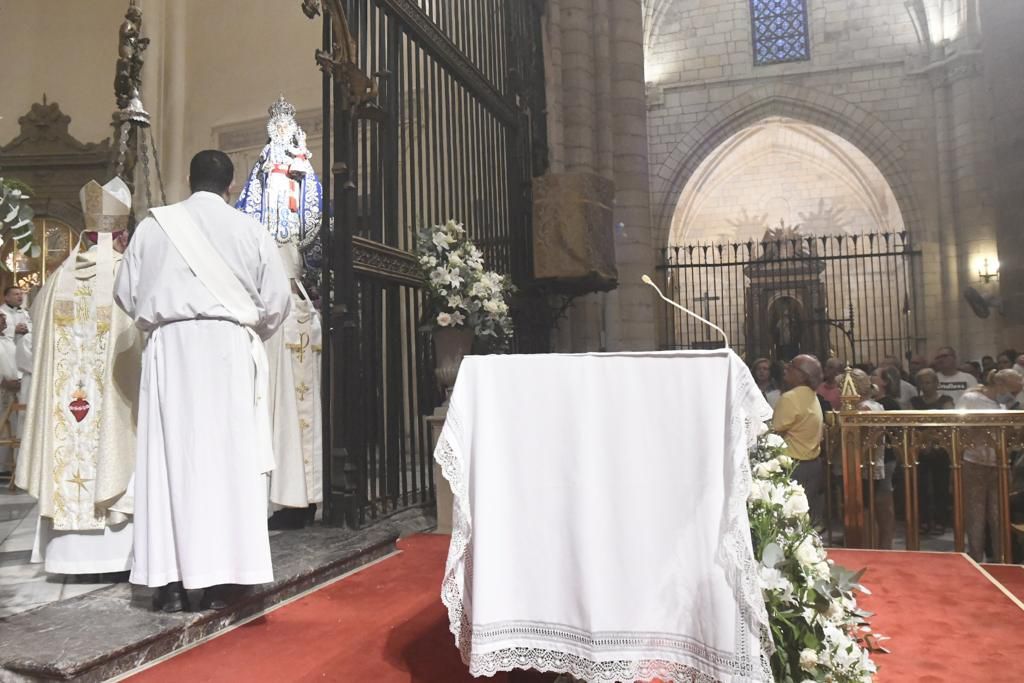 Romería de Murcia: ambiente previo y salida de la Fuensanta de la Catedral