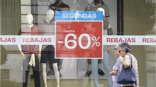 Las rebajas de verano se adelantan a esta semana en Córdoba para dinamizar las ventas