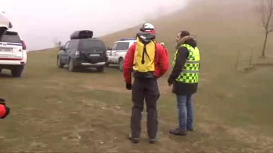 Un muerto y un desaparecido al estrellarse una avioneta en el monte Hernio, en Guipúzcoa