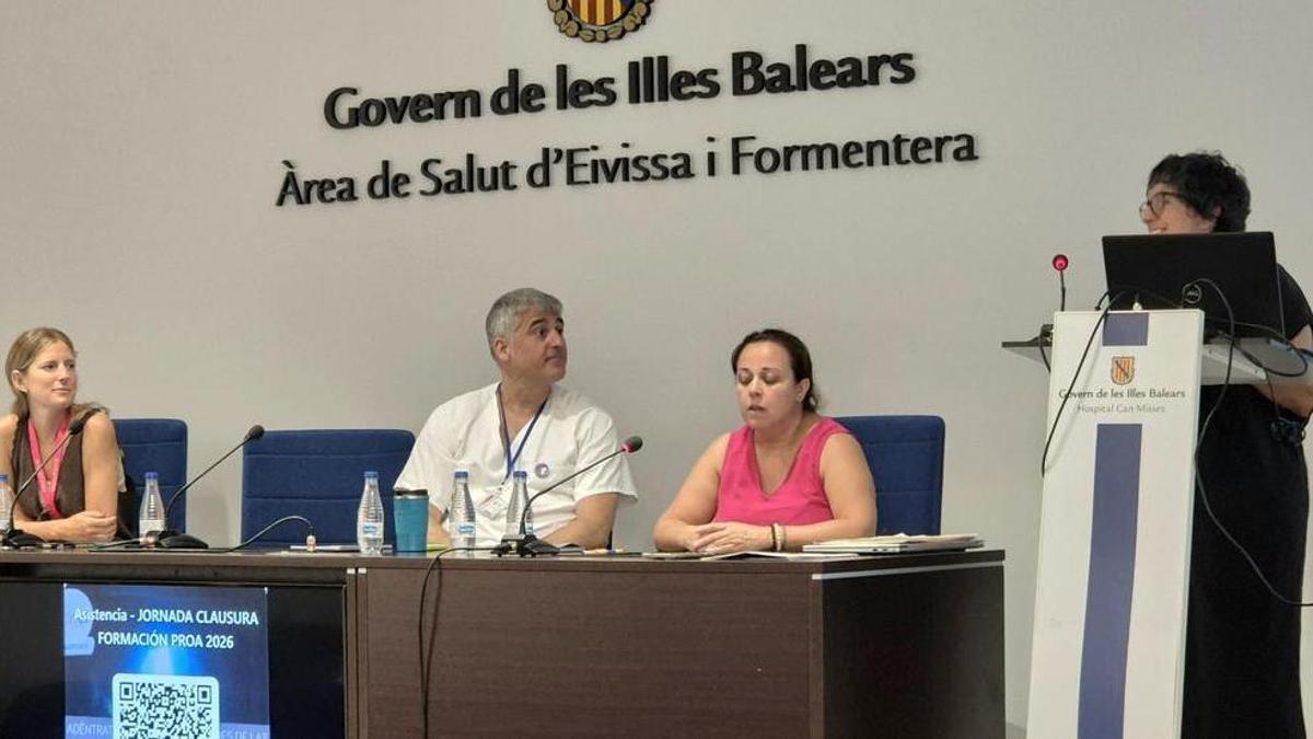 Un momento de la charla informativa organizada en el Hospital Can Misses de Ibiza.
