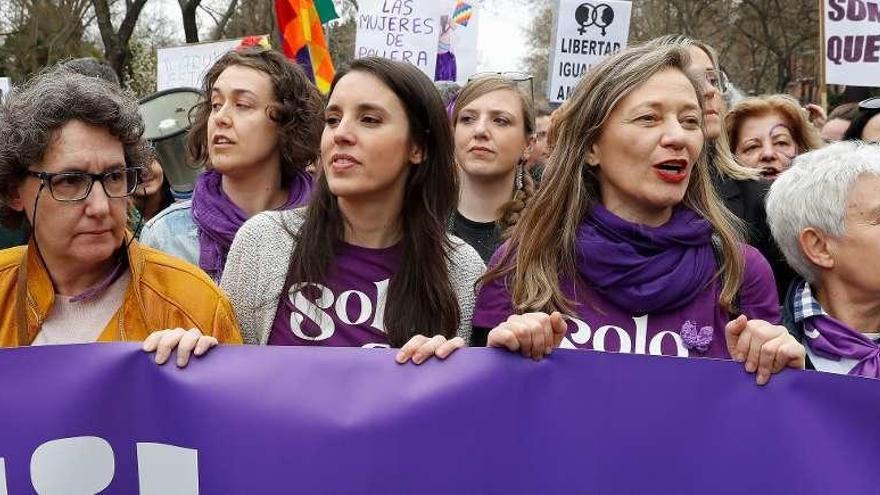 La ministra de Igualdad en la manifestación del 8-M en Madrid, el pasado domingo. // Efe