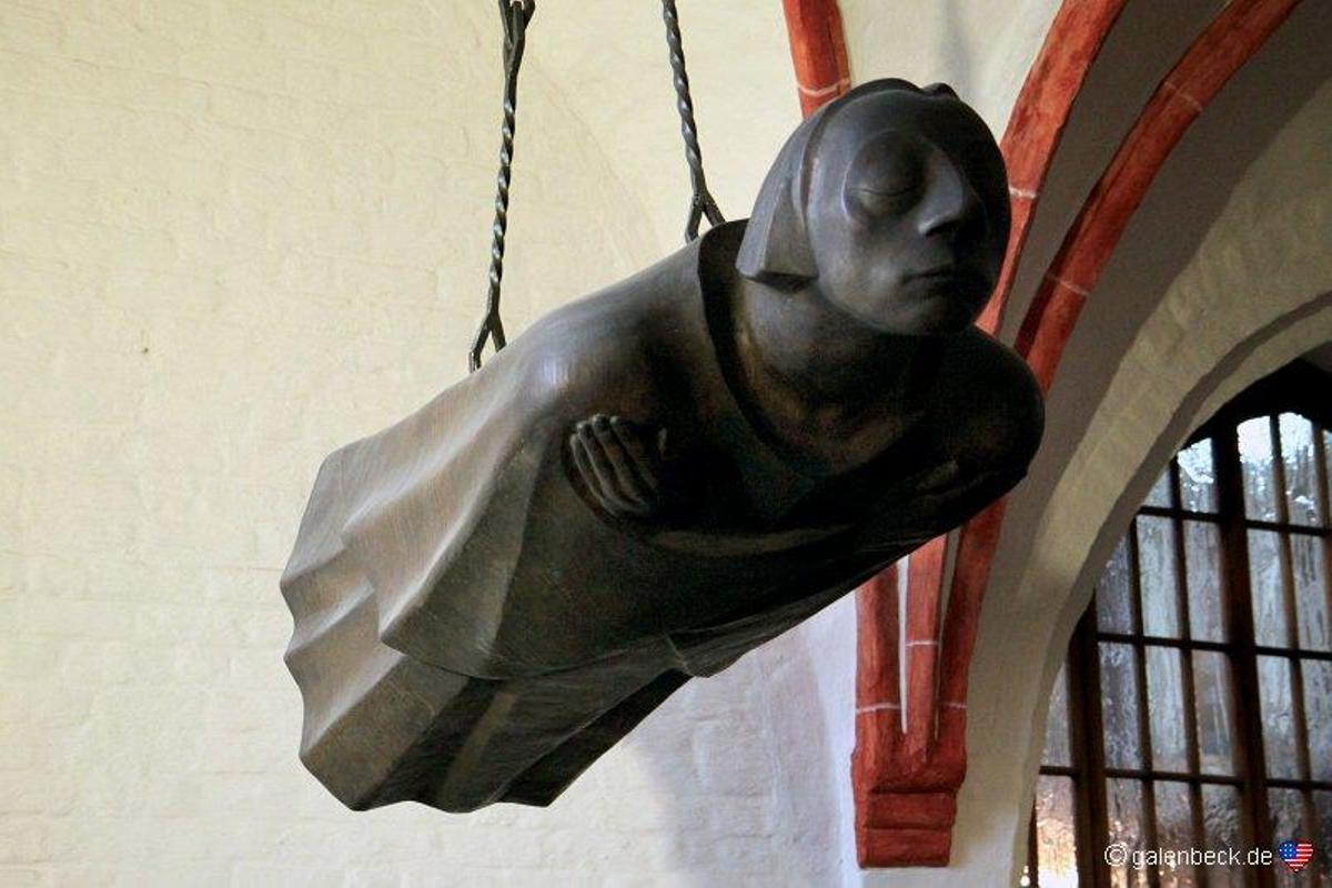 'El ángel flotante' se ha convertido en icono mundial del pacifismo.