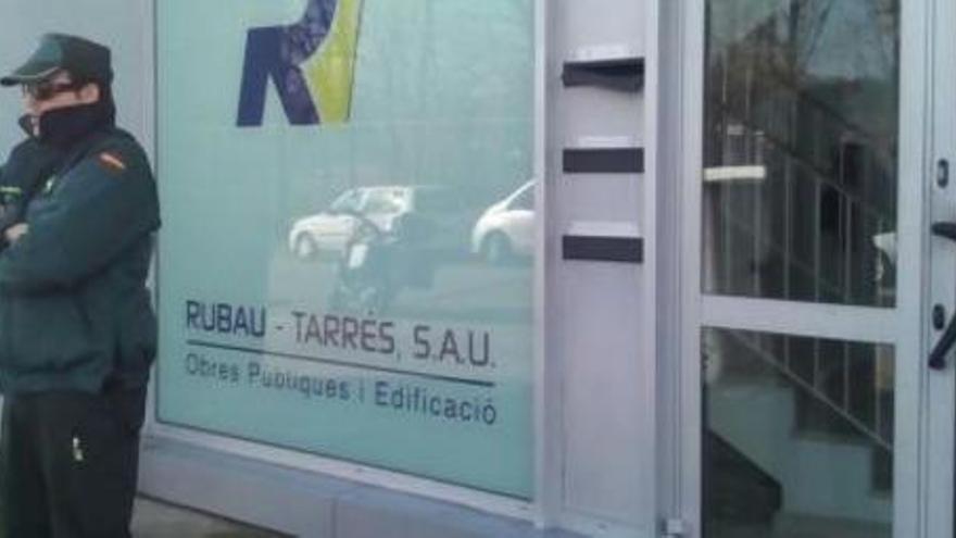 La Guàrdia Civil escorcolla la seu de Rubau Tarrés a Girona
