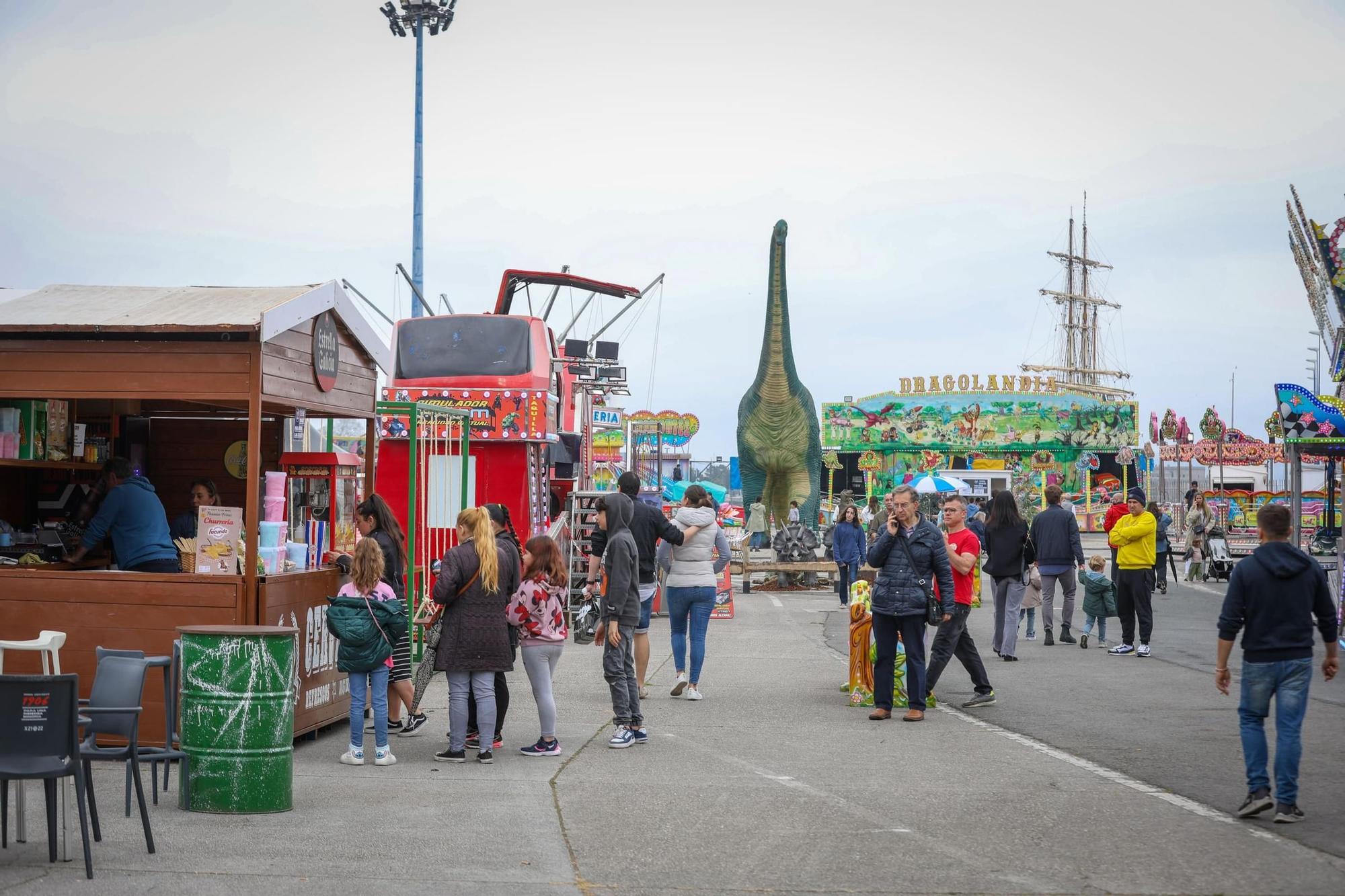 Los coruñeses disfrutan de Porto Feria a pesar de la lluvia