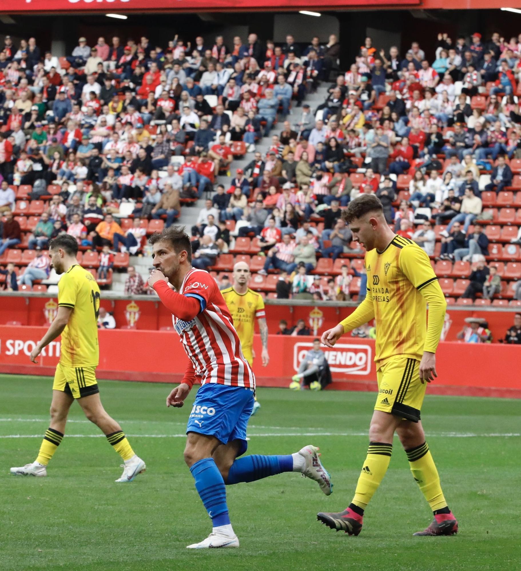 En imágenes: Así fue el partido entre Sporting y Mirandés en El Molinón