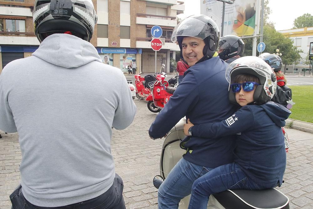 Un enjambre de Vespas toma Córdoba