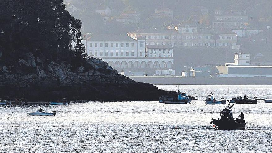 El marisqueo de la ría de Pontevedra urge el dragado del Lérez y apoya regenerar los bancos con su arena