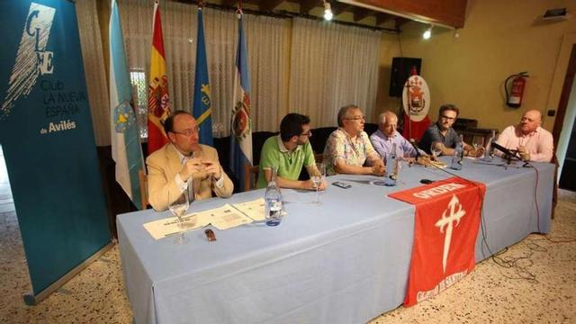 Público en el Club LA NUEVA ESPAÑA de Avilés, ayer, en el Lar Gallego.