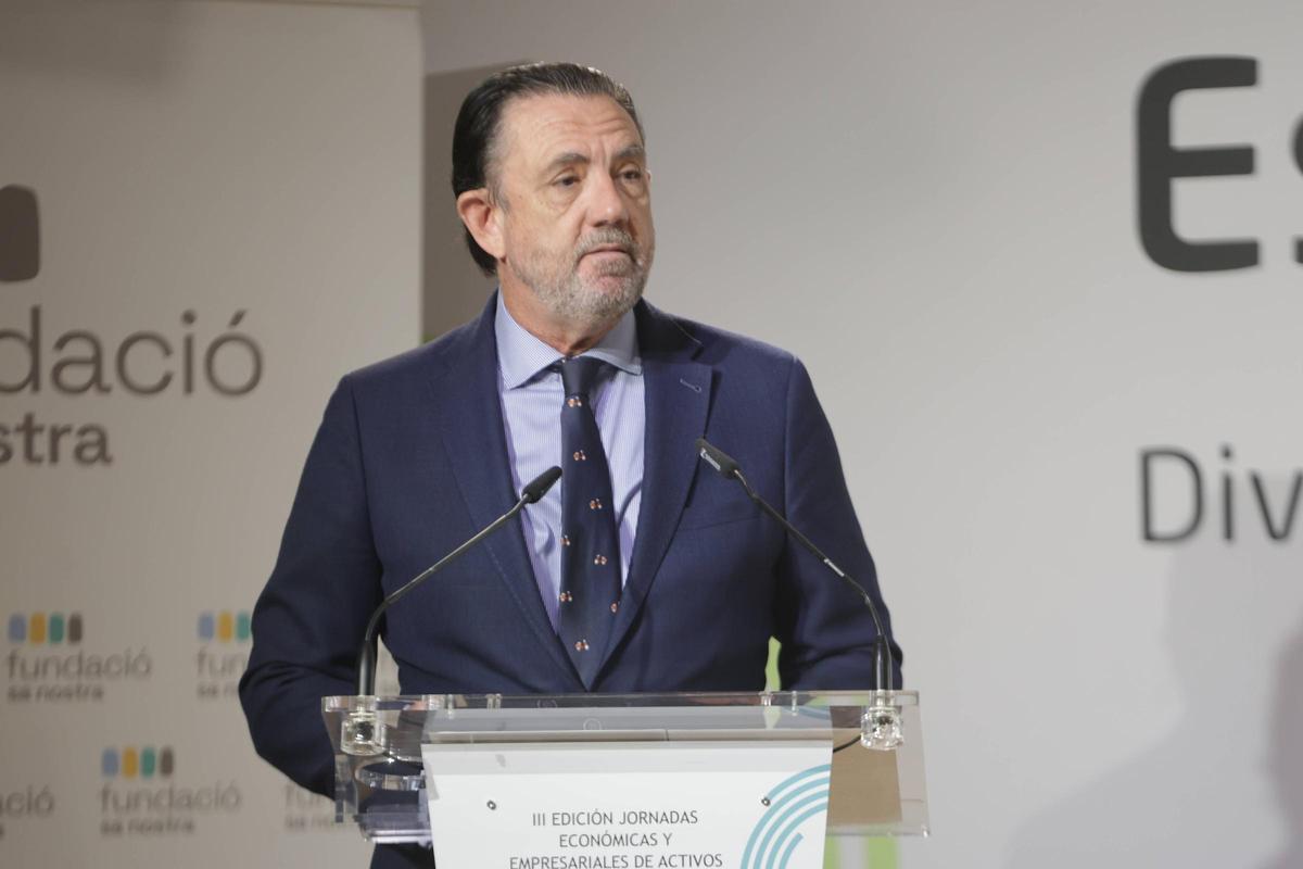 El conseller Alejandro Sáenz de San Pedro, en su alocuación al inicio de la jornada
