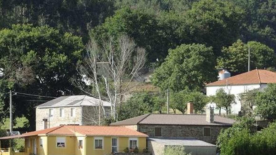 Varias viviendas en el rural.