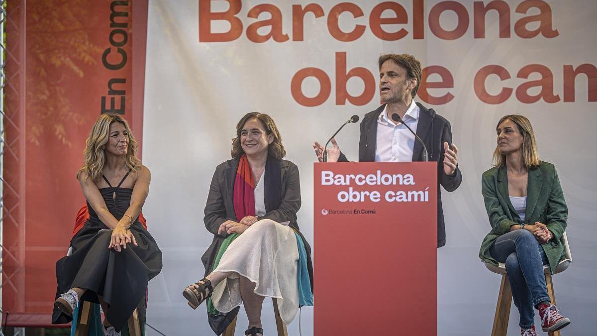 Jaume Asens, en un mitin de la campaña de las municipales con Yolanda Díaz, Ada Colau y Jéssica Albiach.