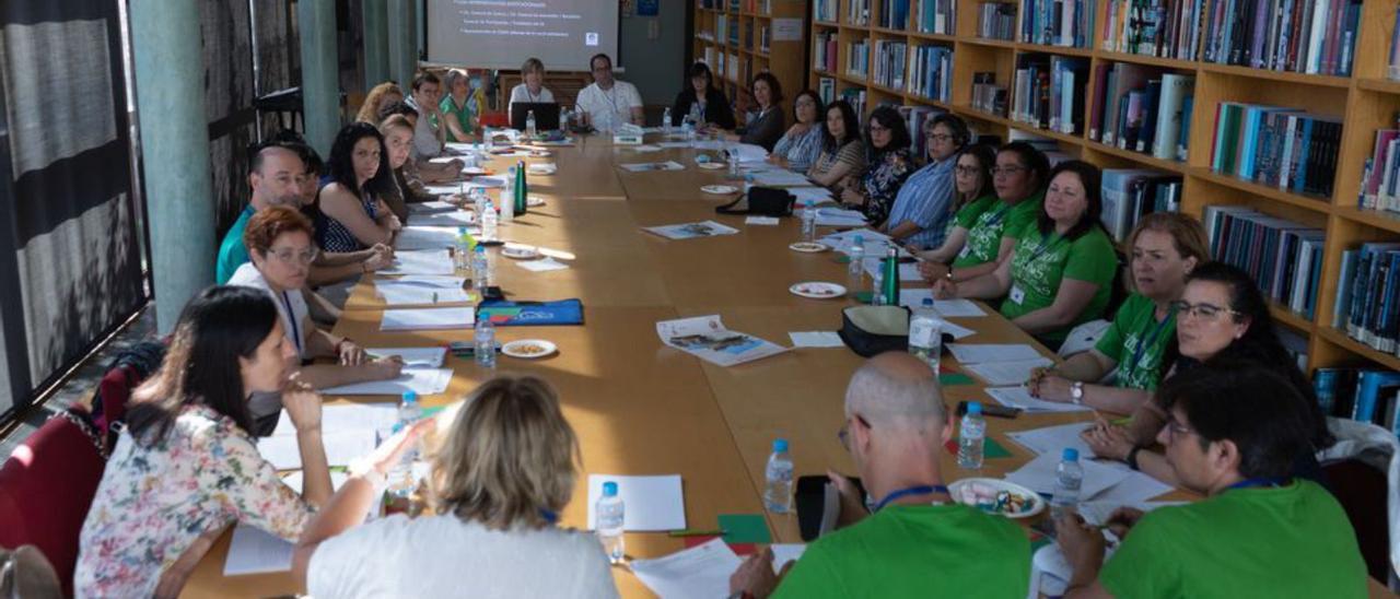 Reunión de representantes de asociaciones de padres y madres en el encuentro regional celebrado este año en Zamora. | Jose Luis Fernández