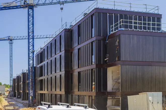 Obres a La Parada, l'edifici més singular de Manresa des de fa dècades