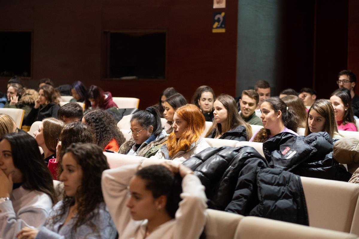 CAMPUS. CHARLA SOLEDAD NO DESEADA. ELISA SALA Y REGINA MARTINEZ, INVESTIGADORAS DEL CNIE