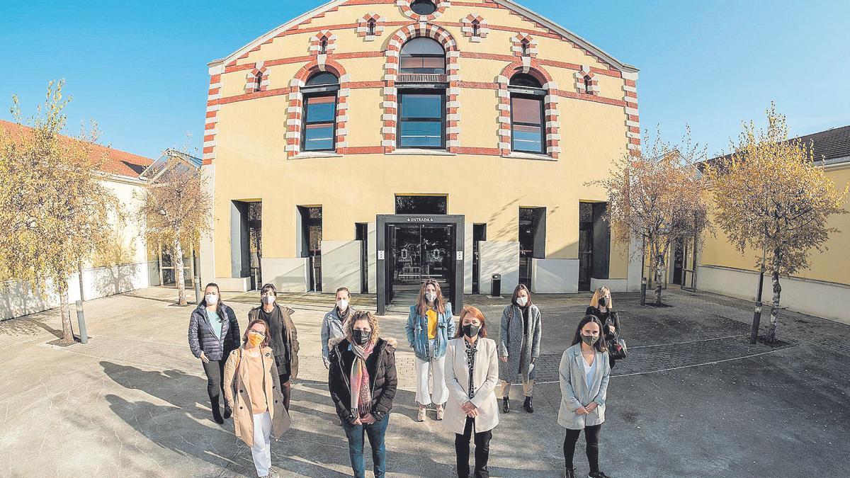 Begoña Pérez (Gescoas), Nuria Méndez (Celtabox), Conchi Vicente (La crisálida lee), Aida Lucas (Ole tus huellas), Elizabeth Granjo (Centel), Noemí Álvarez (Reconecta), Ana Lamela (directora de La Curtidora), Sara Pastor (Creagenio), Ana Abati (Ábside Studio) y María Consuelo Pérez (Torre y Robledo Abogados).