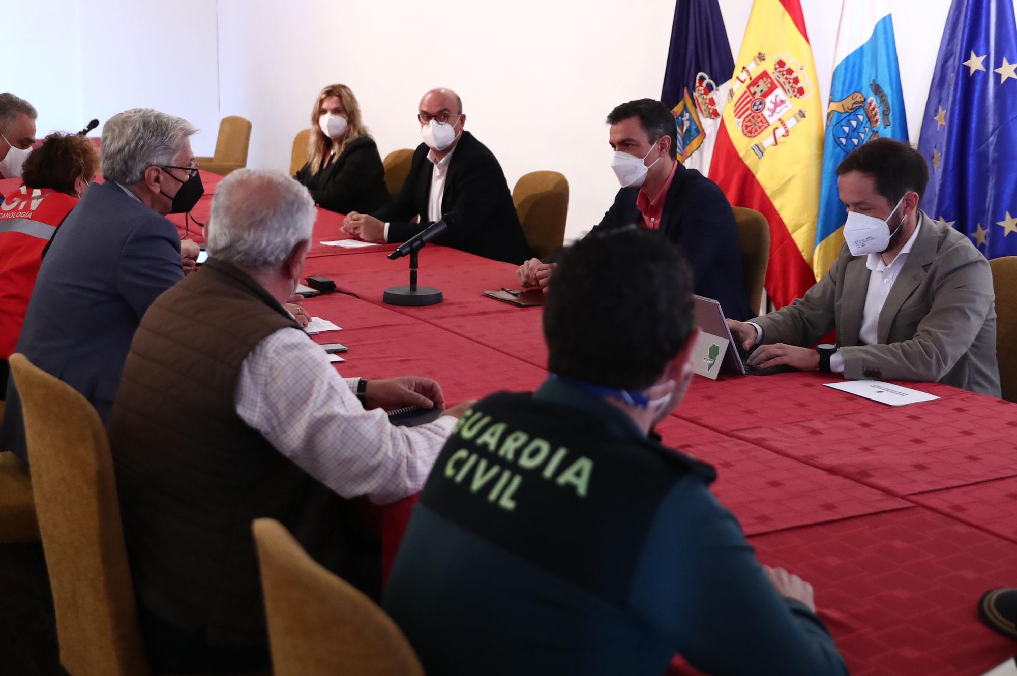 Pedro Sánchez visita La Palma tras el fin de la erupción (27/12/2021)