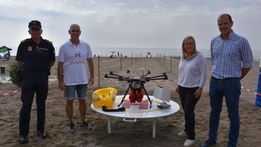 Ana Mula presentó el dron, ayer en Fuengirola.