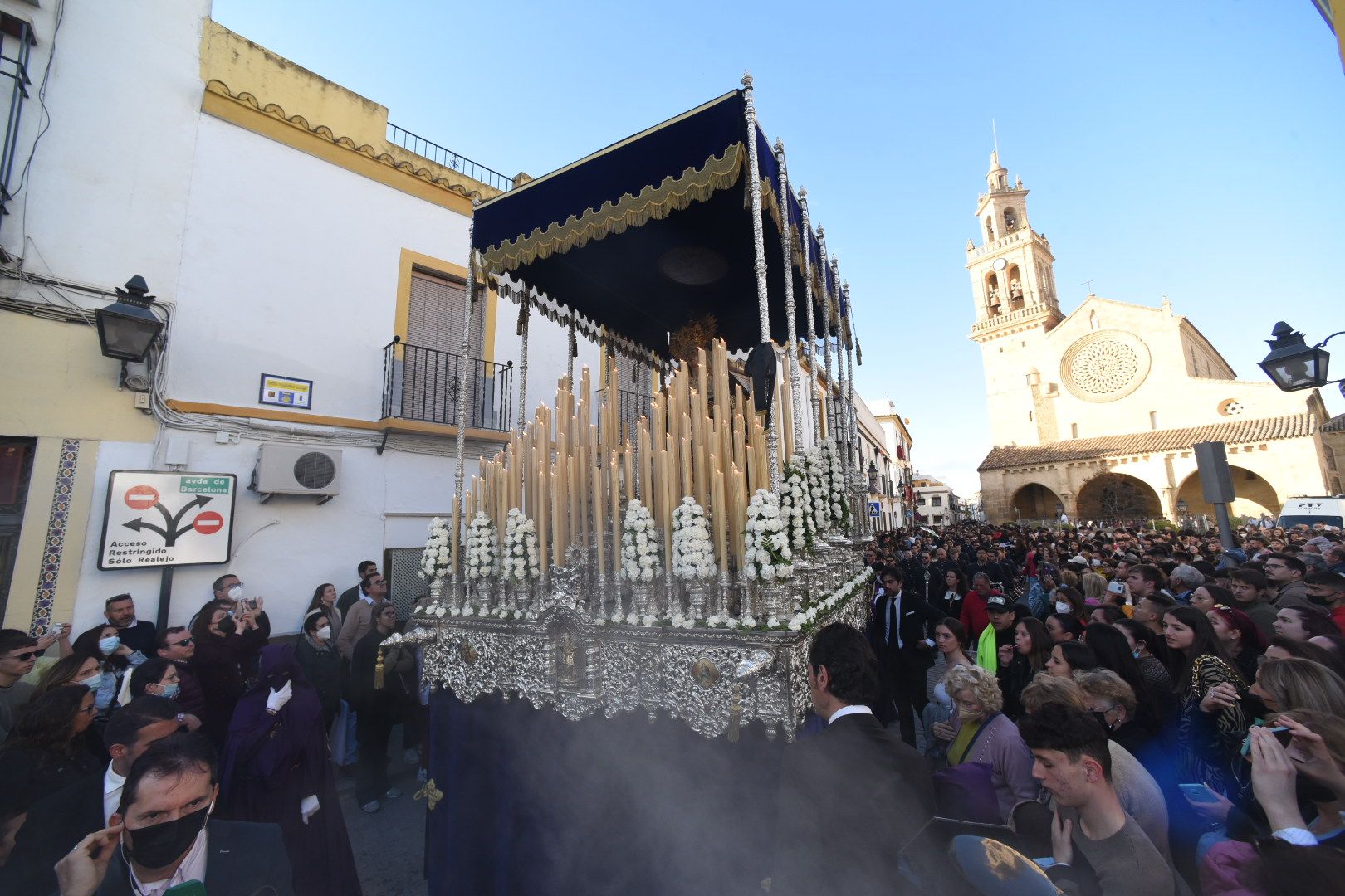 La hermandad del Calvario procesiona por San Lorenzo