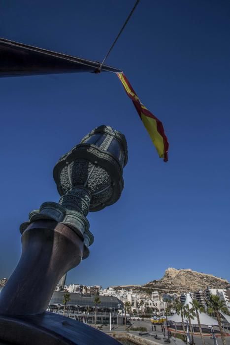 Así es la réplica de los galeones del siglo XVI atracada en Alicante